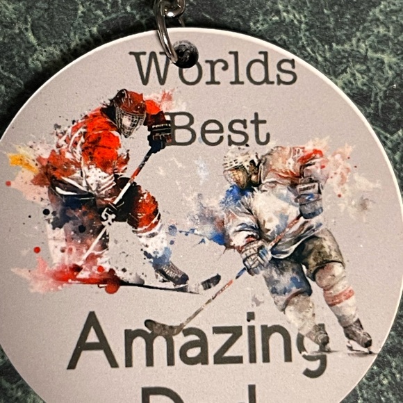 Dad Keychain Worlds Best Amazing Dad Hockey - Picture 4 of 4